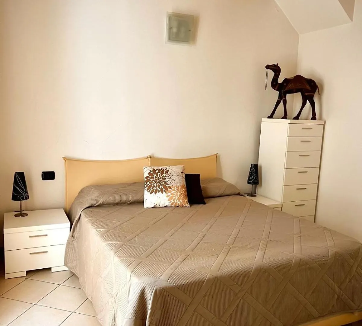 Rossi Lake Family Oliveto Lario 0*,  إيطاليا